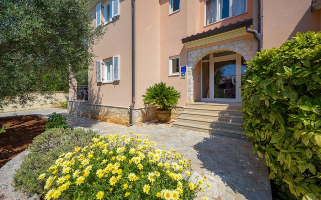 Villa Franka 113 Basanija Exterior photo