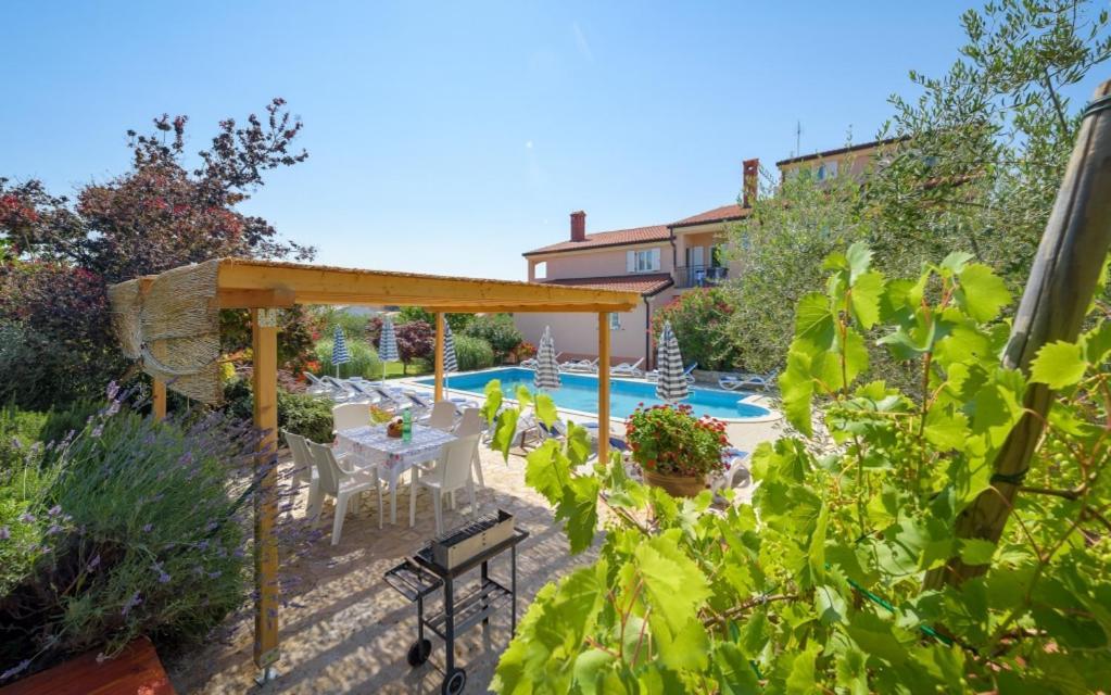 Villa Franka 113 Basanija Exterior photo